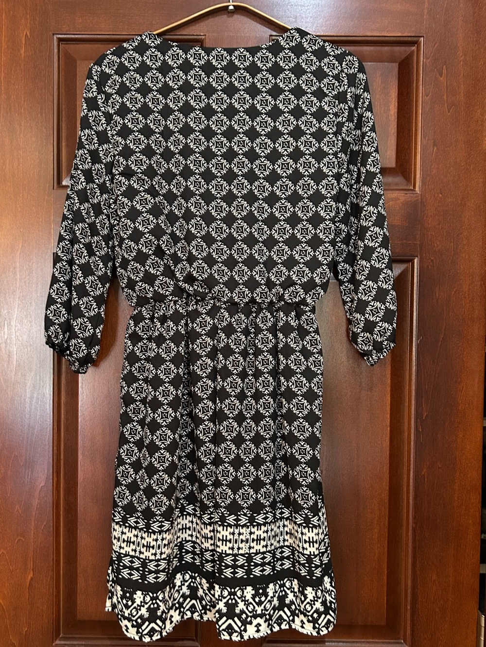 Lily Rose Boho Tassel Tie Geometric Print Shift Dress XS Black Taupe - Picture 6 of 7